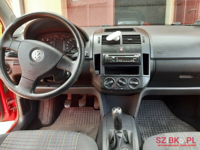 2007' Volkswagen Polo photo #4