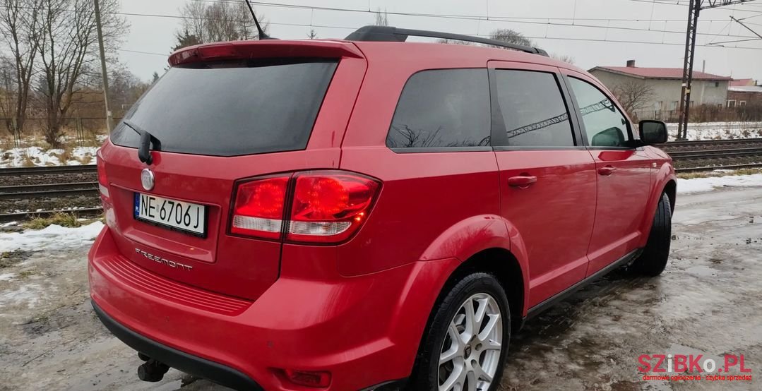 2012' Fiat Freemont photo #3