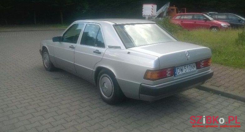 1991' Mercedes-Benz 190 photo #2