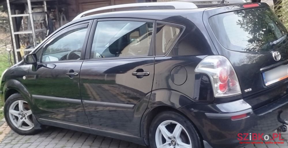 2006' Toyota Corolla Verso photo #3