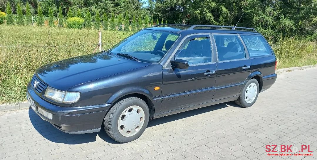 1995' Volkswagen Passat photo #1