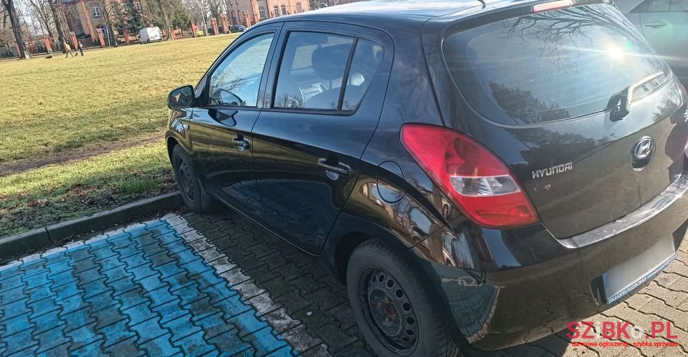 2010' Hyundai i20 1.2 Classic photo #6