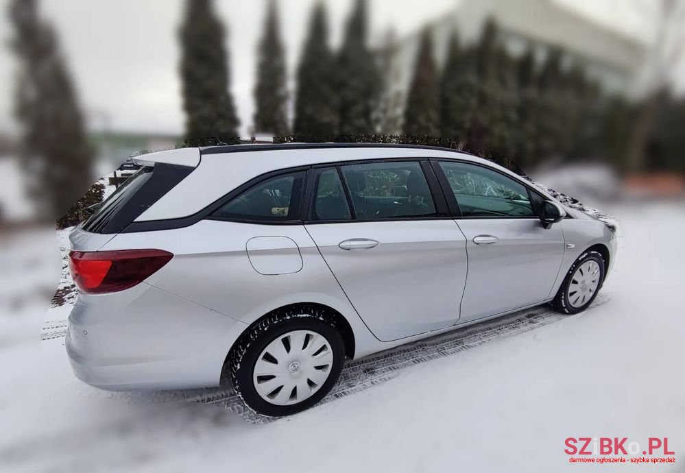 2018' Opel Astra Enjoy photo #2