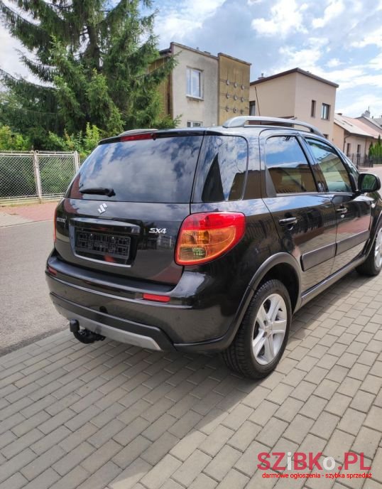 2010' Suzuki SX4 photo #5