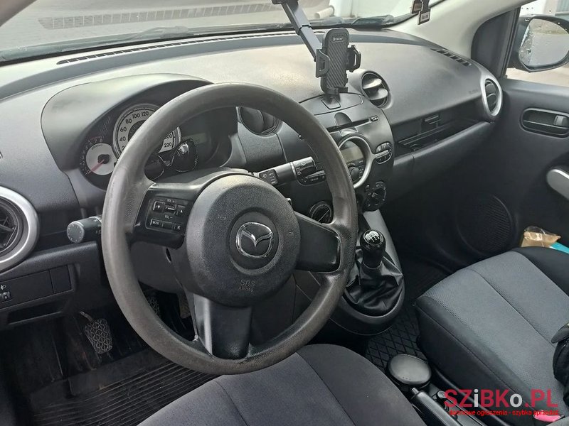 2008' Mazda 2 photo #6