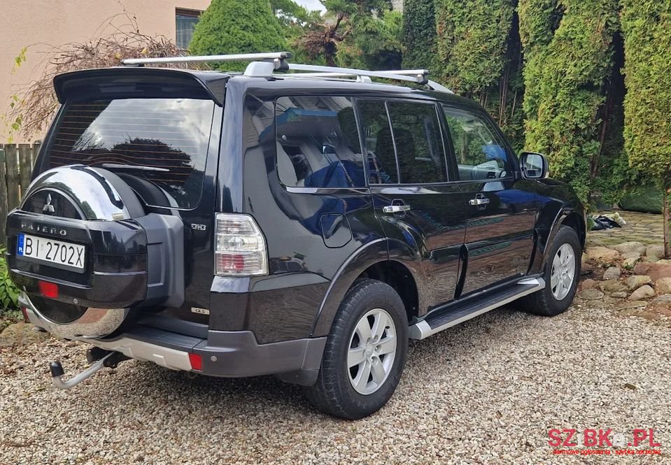 2008' Mitsubishi Pajero photo #4