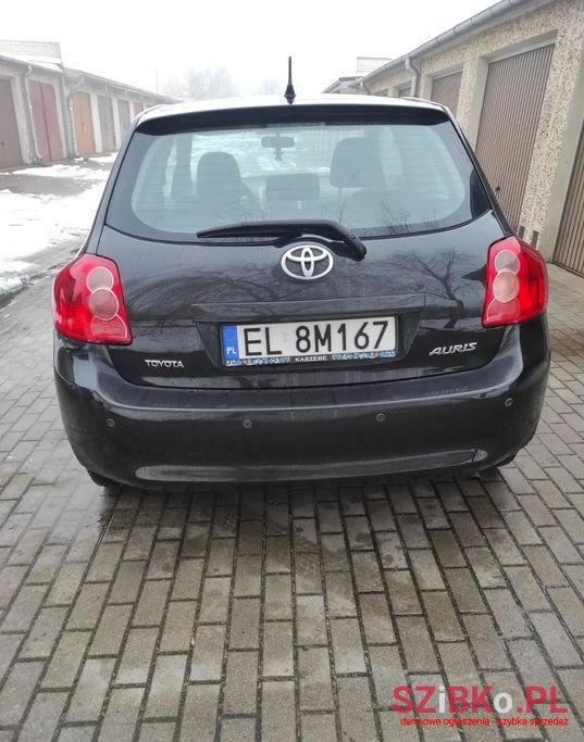 2007' Toyota Auris photo #4