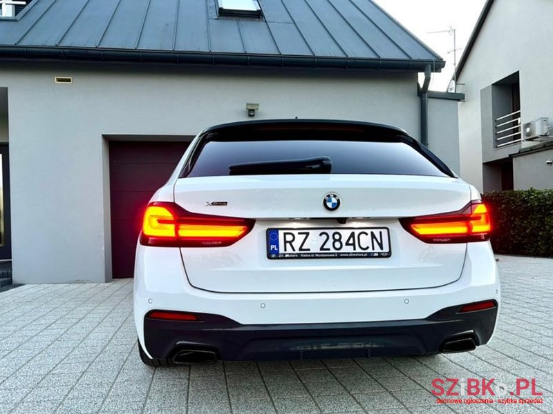 2021' BMW Seria 5 photo #6
