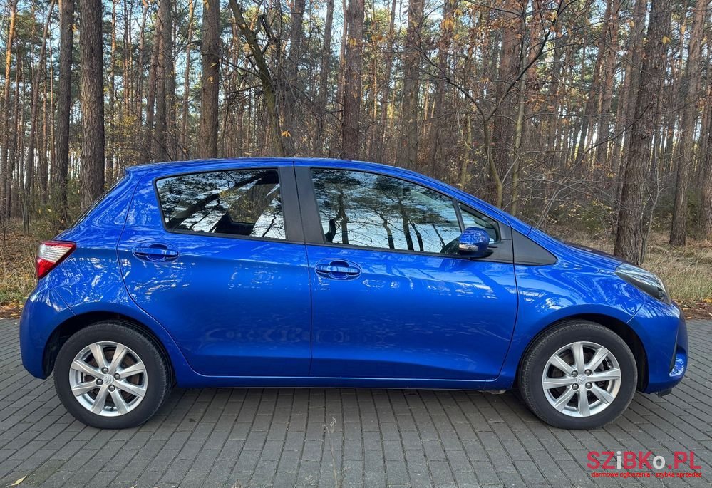 2017' Toyota Yaris photo #6