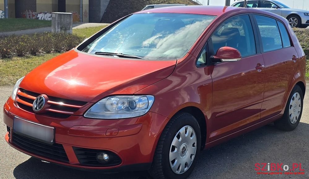 2006' Volkswagen Golf Plus 1.9 Tdi Dsg Goal photo #3