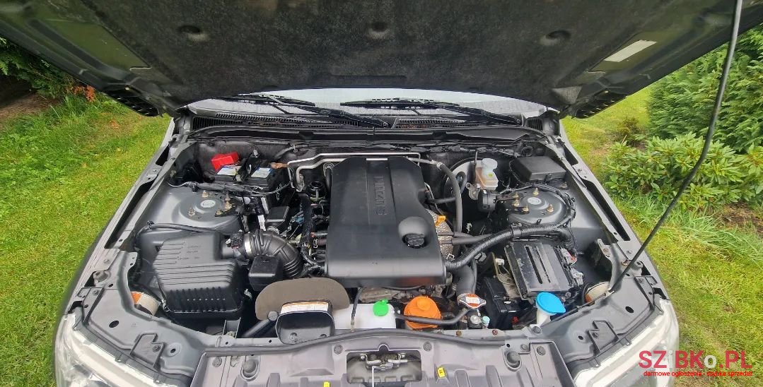 2010' Suzuki Grand Vitara photo #3
