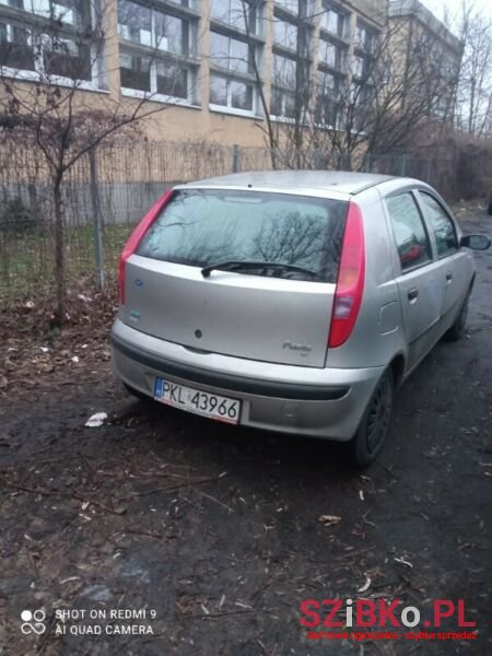 2002' Fiat Punto photo #2