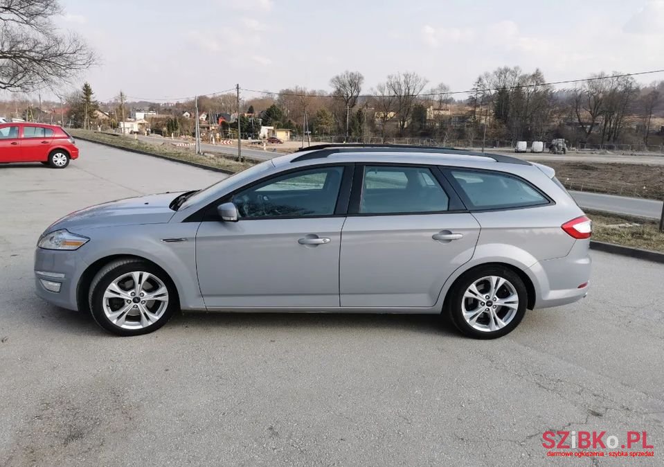 2011' Ford Mondeo photo #3