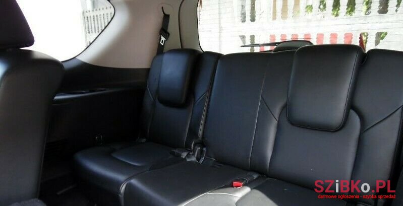 2011' Infiniti QX80 photo #4