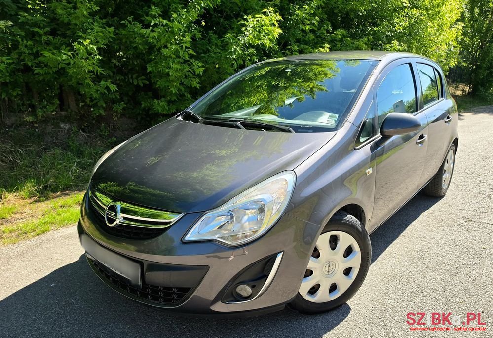 2011' Opel Corsa 1.2 16V Essentia photo #1