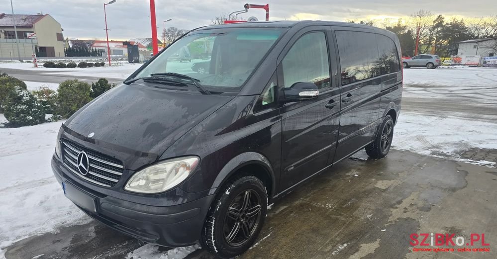 2004' Mercedes-Benz Viano photo #1