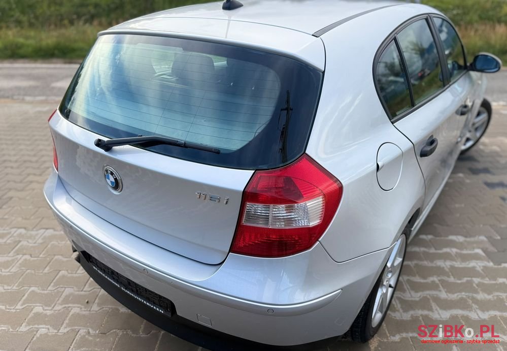 2004' BMW 1 Series photo #6