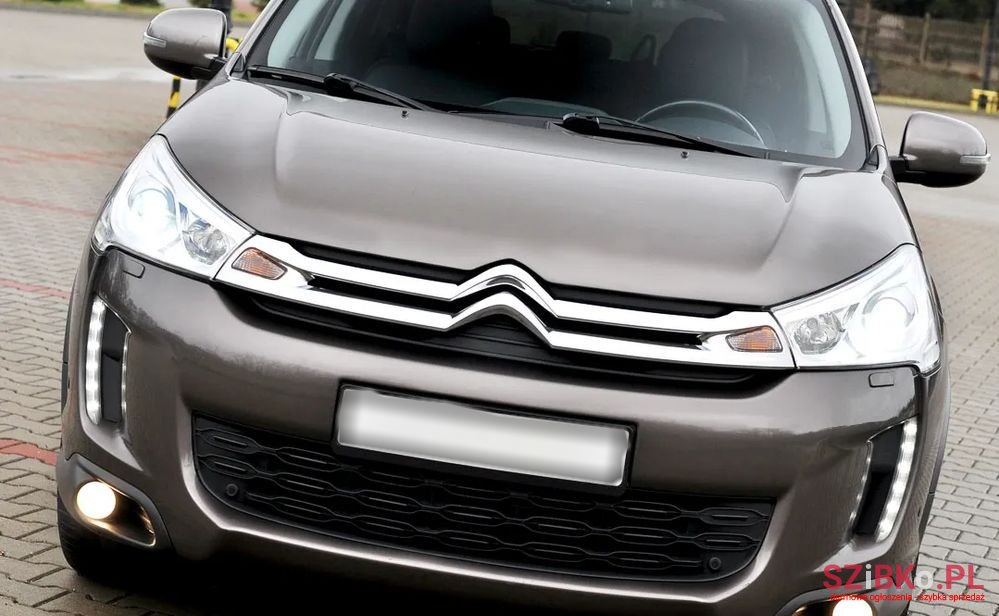 2015' Citroen C4 Aircross photo #4