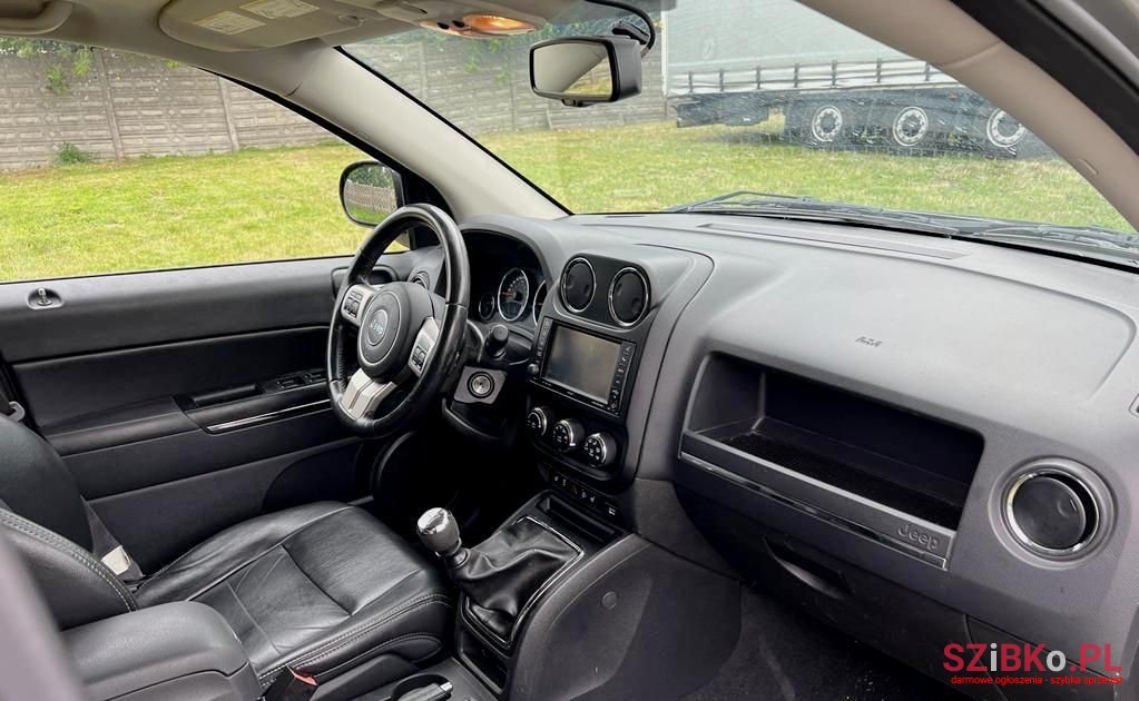 2011' Jeep Compass photo #6