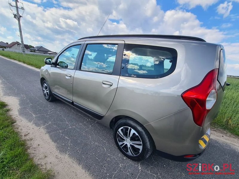 2013' Dacia Lodgy Dci 110 Prestige photo #4