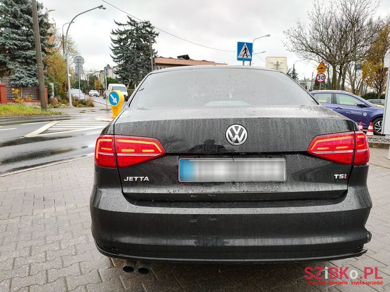 2017' Volkswagen Jetta photo #5