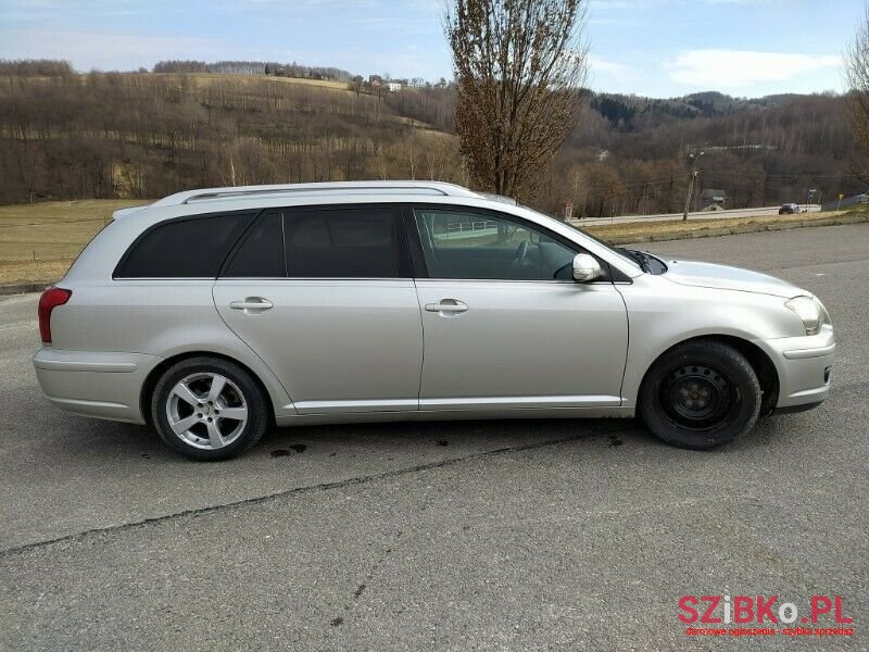2009' Toyota Avensis photo #3