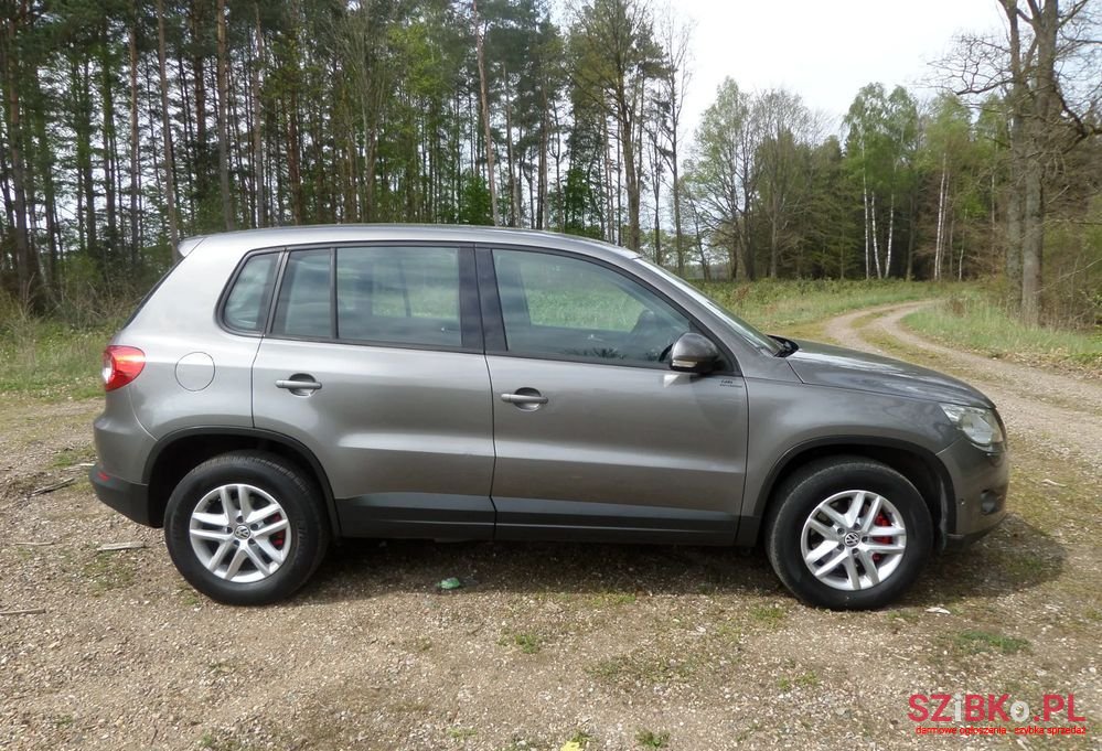 2009' Volkswagen Tiguan photo #2