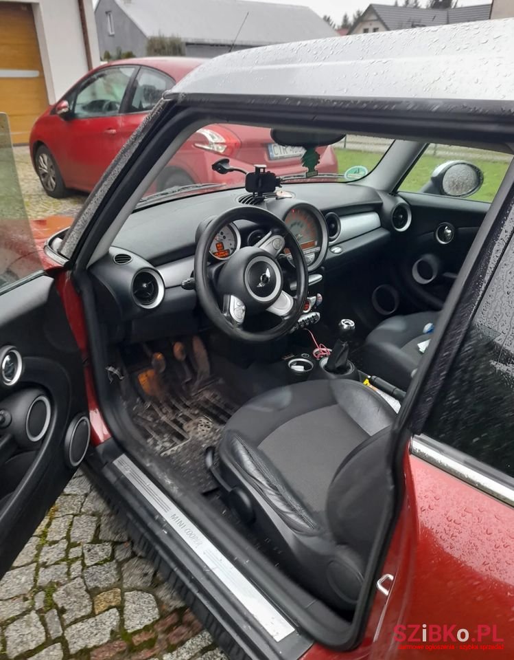 2009' MINI Clubman Cooper photo #3