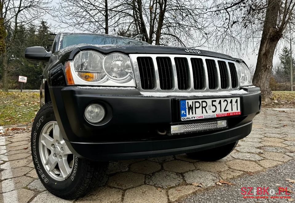 2007' Jeep Grand Cherokee photo #4