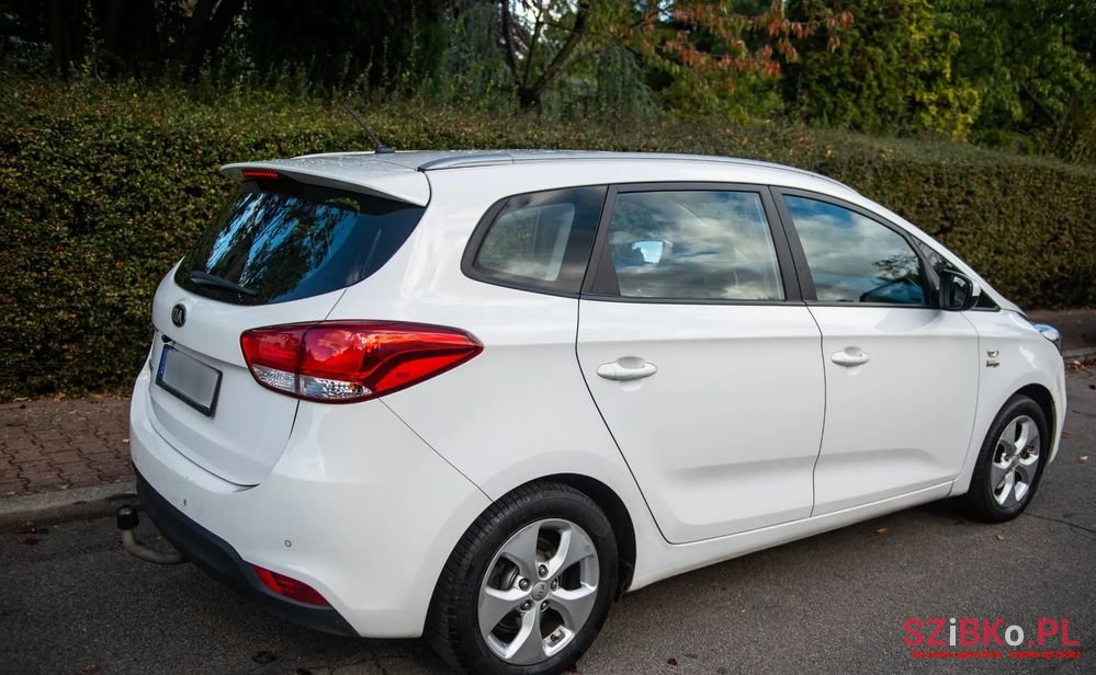 2014' Kia Carens photo #5