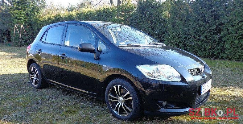 2008' Toyota Auris photo #1