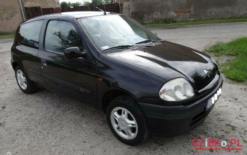 2001' Renault Clio photo #2
