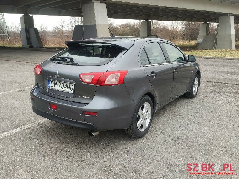 2010' Mitsubishi Lancer photo #2