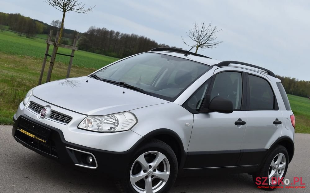 2011' Fiat Sedici photo #5