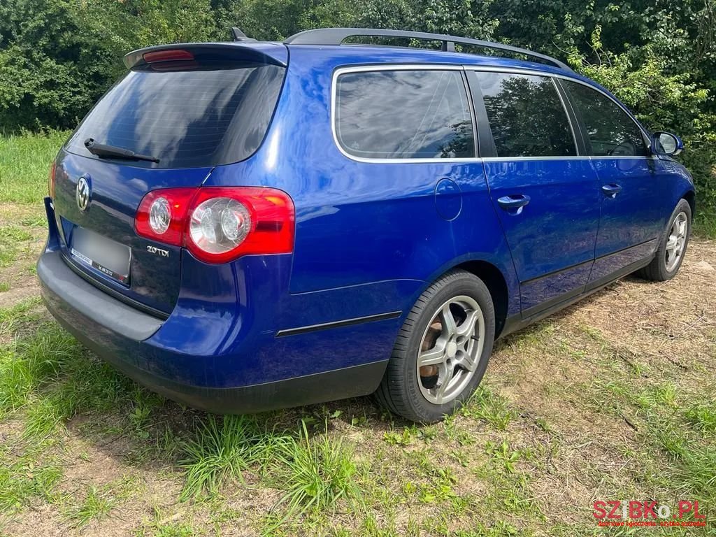 2007' Volkswagen Passat photo #3
