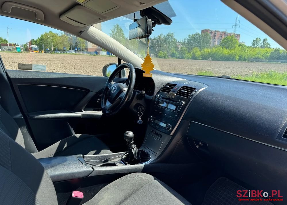 2009' Toyota Avensis photo #6