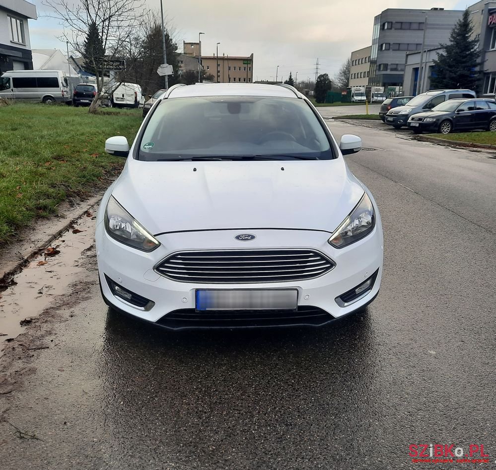 2016' Ford Focus photo #2