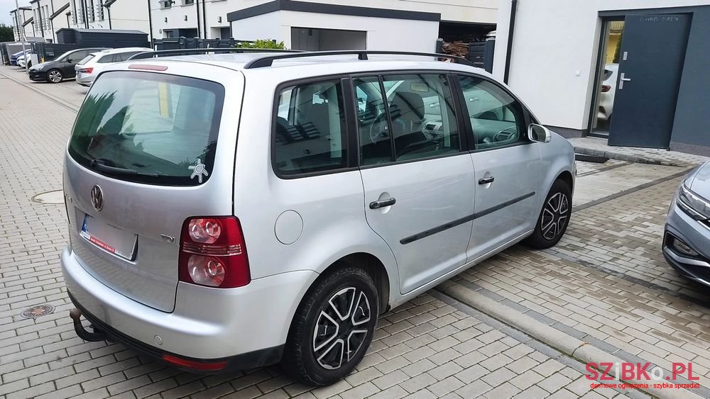 2006' Volkswagen Touran 1.9 Tdi Trendline photo #4