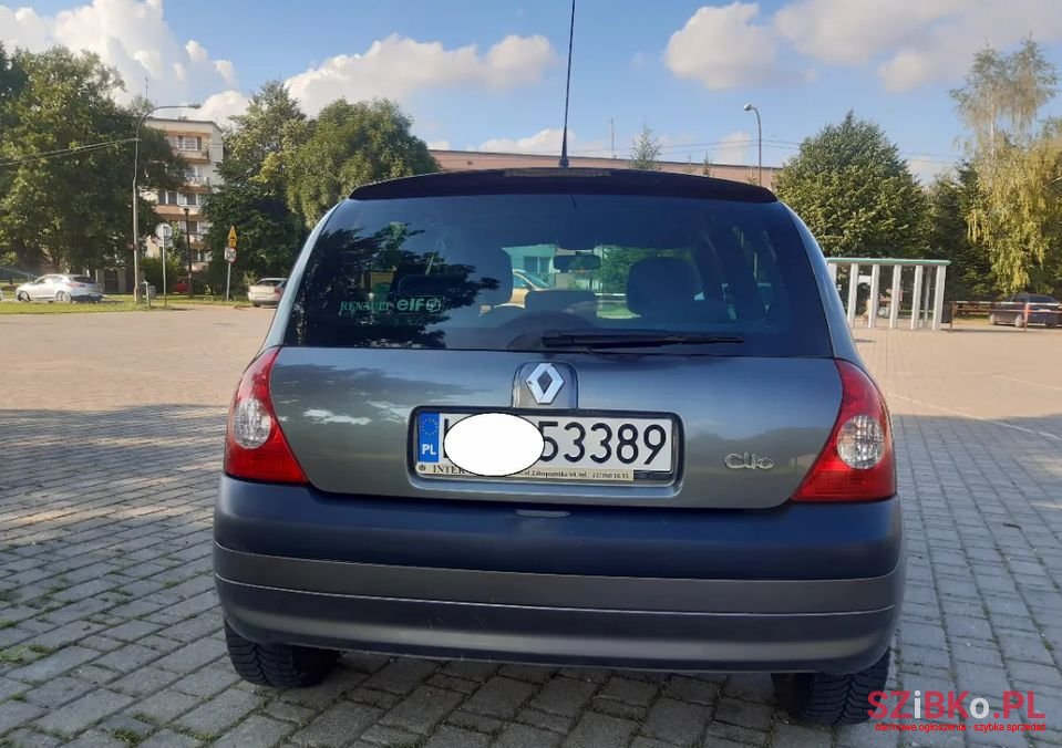 2002' Renault Clio photo #5