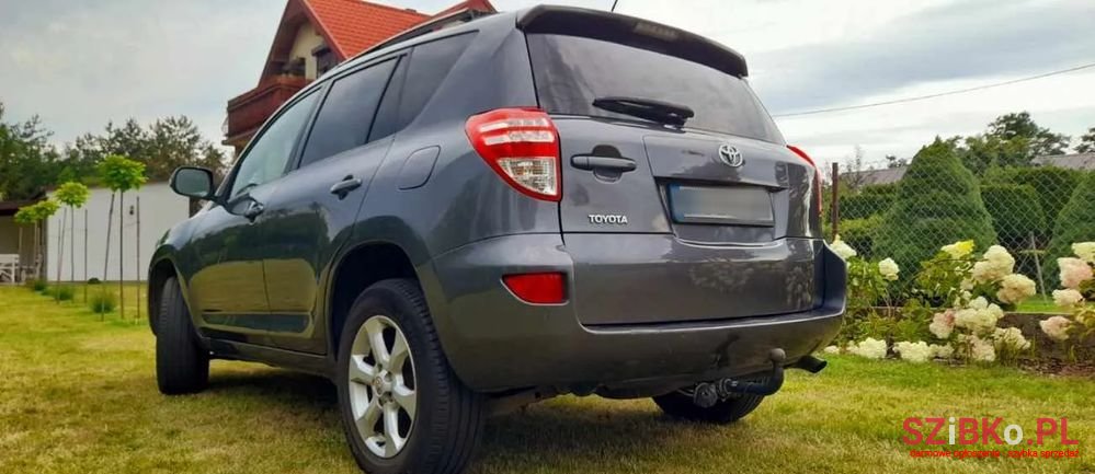 2011' Toyota RAV4 2.2 D-4D 4X4 photo #3