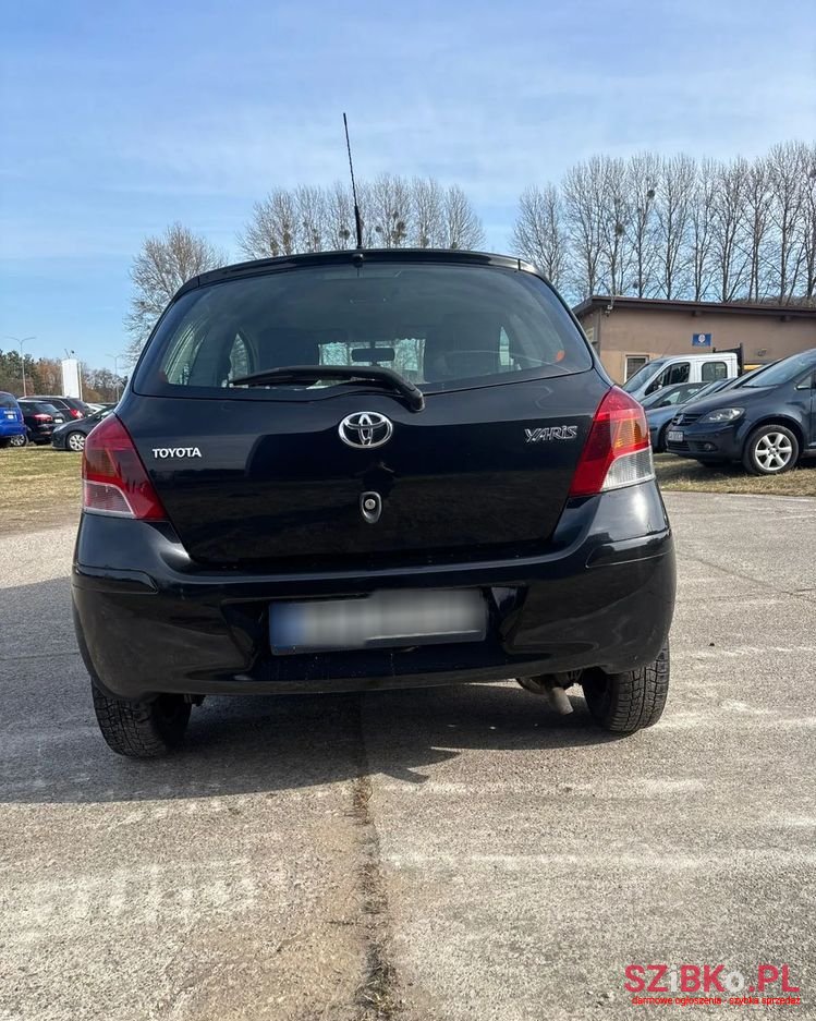 2009' Toyota Yaris 1.0 Entry photo #4