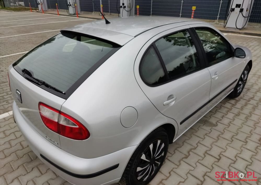 2004' SEAT Leon photo #2