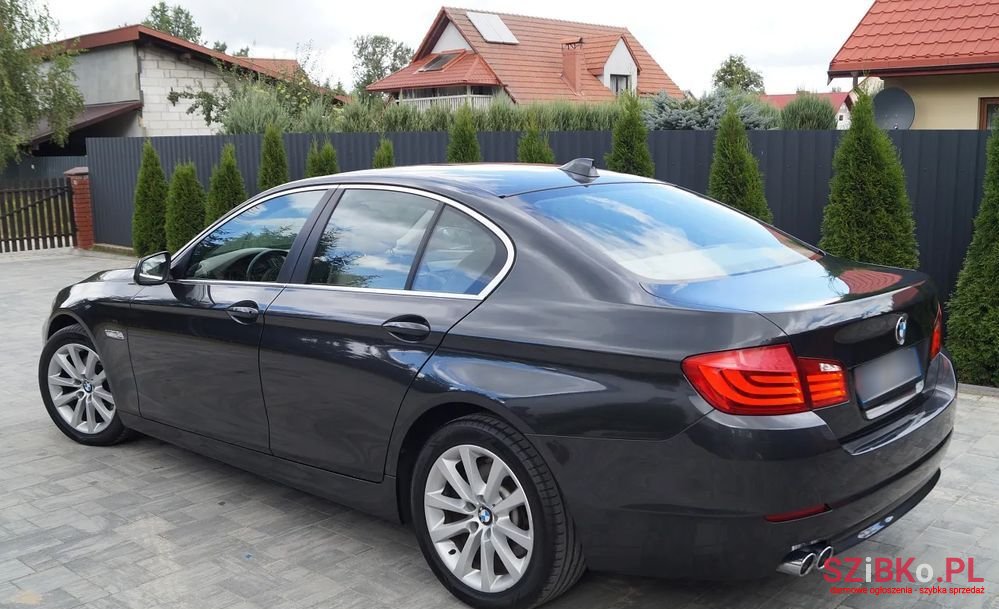 2010' BMW 5 Series photo #4
