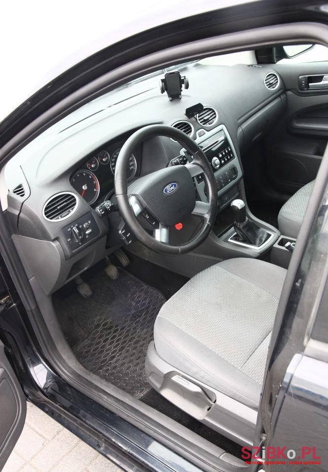 2005' Ford Focus 1.6 Trend photo #5