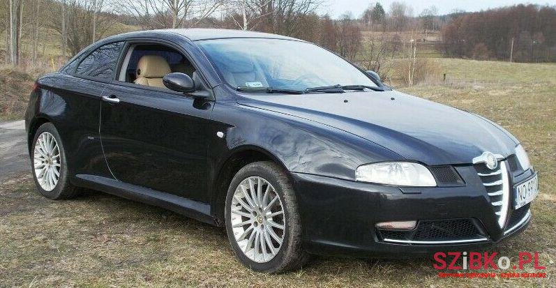 2007' Alfa Romeo GT photo #1