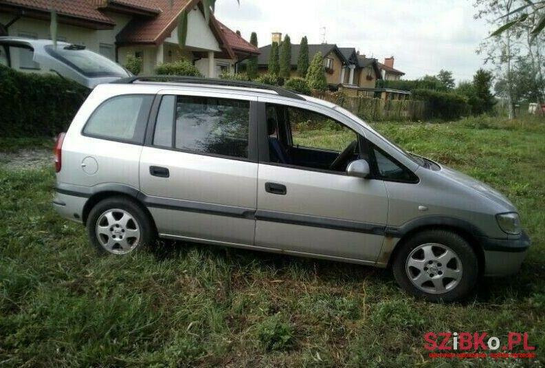 2001' Opel Zafira photo #1