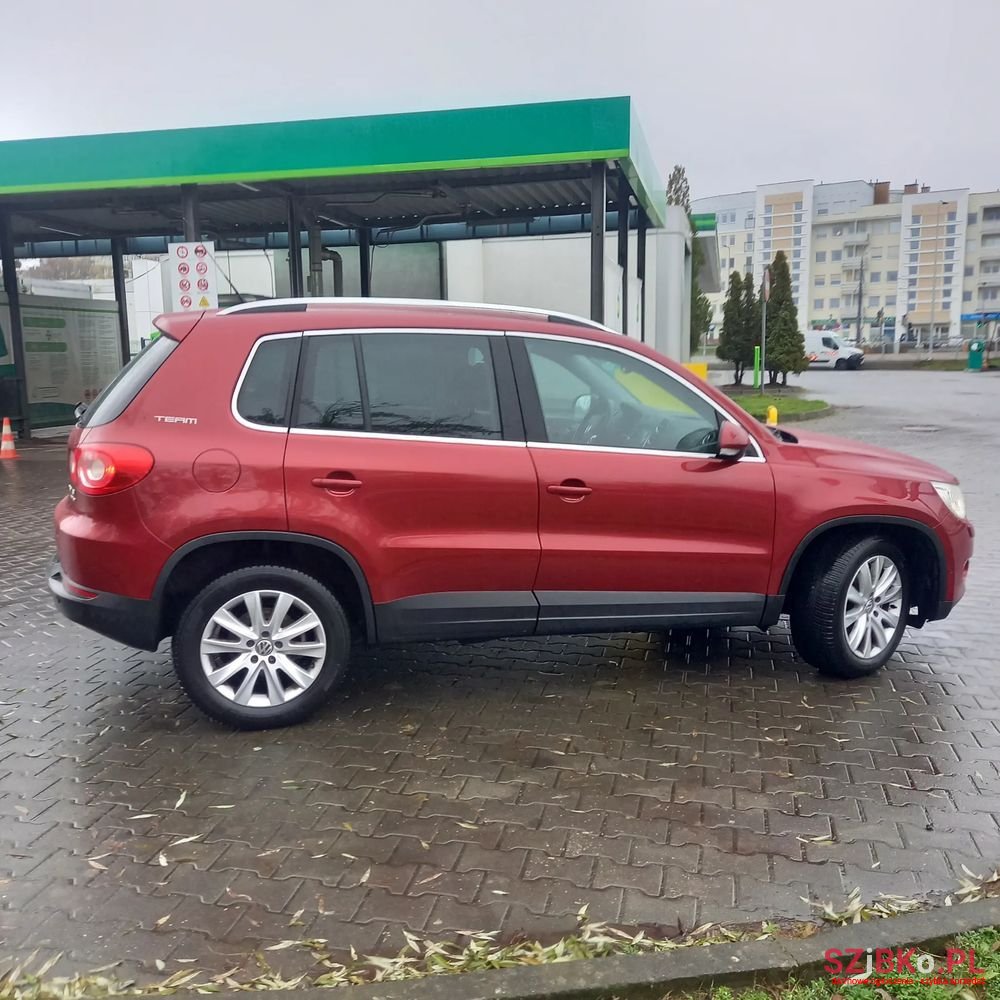 2010' Volkswagen Tiguan photo #4