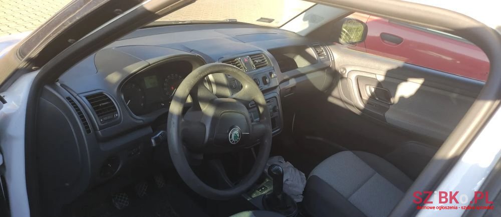 2012' Skoda Fabia 1.4 16V Active photo #5