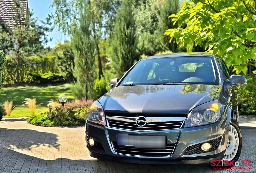 2012' Opel Astra 1.7 Cdti Enjoy photo #1