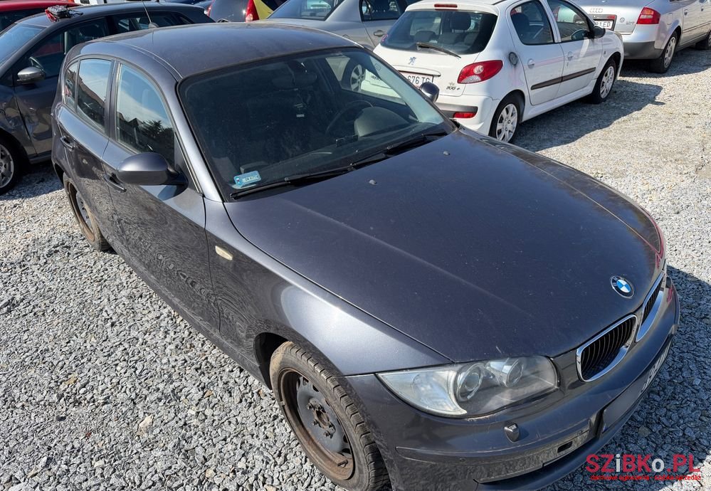 2008' BMW 1 Series 116I photo #3